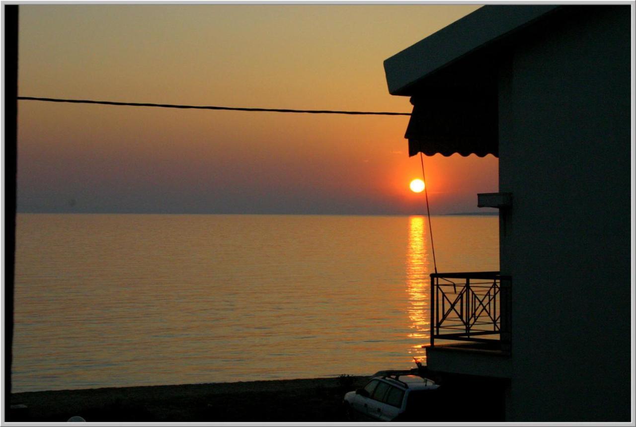 Just 20 Meters From The Beach Toroni Extérieur photo